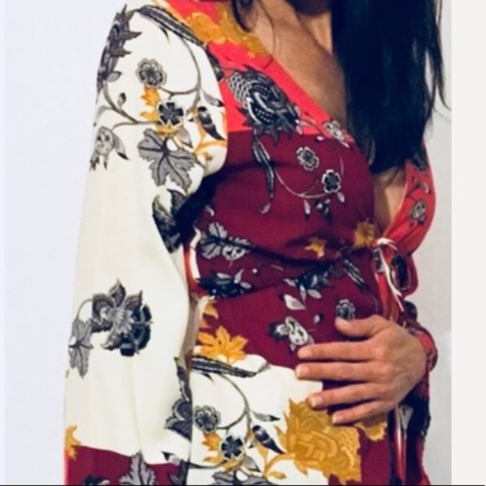 Burgundy Coral Multicolor Bell Sleeve Tie Top - Picture 7 of 8